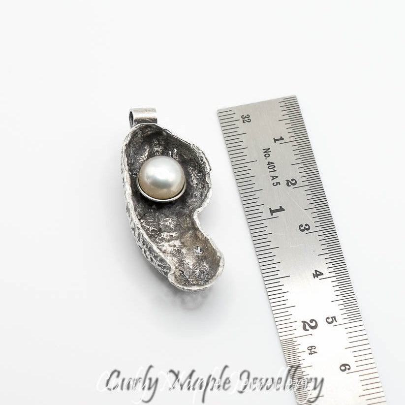 Silver Peanut Shell Pearl Necklace