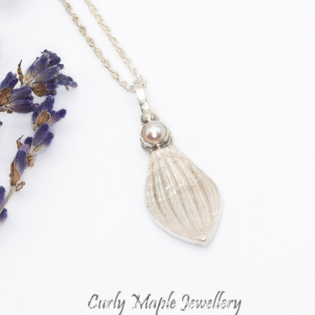 Silver Trillium Leaf Pearl Pendant