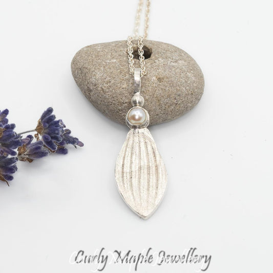 Silver Trillium Leaf Pearl Pendant