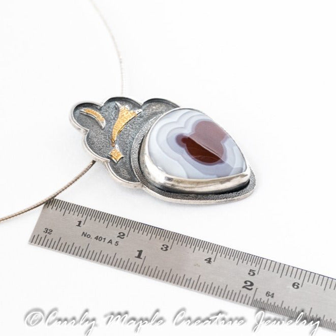 Kokoshnik Agate Silver Necklace with a ruler for scale