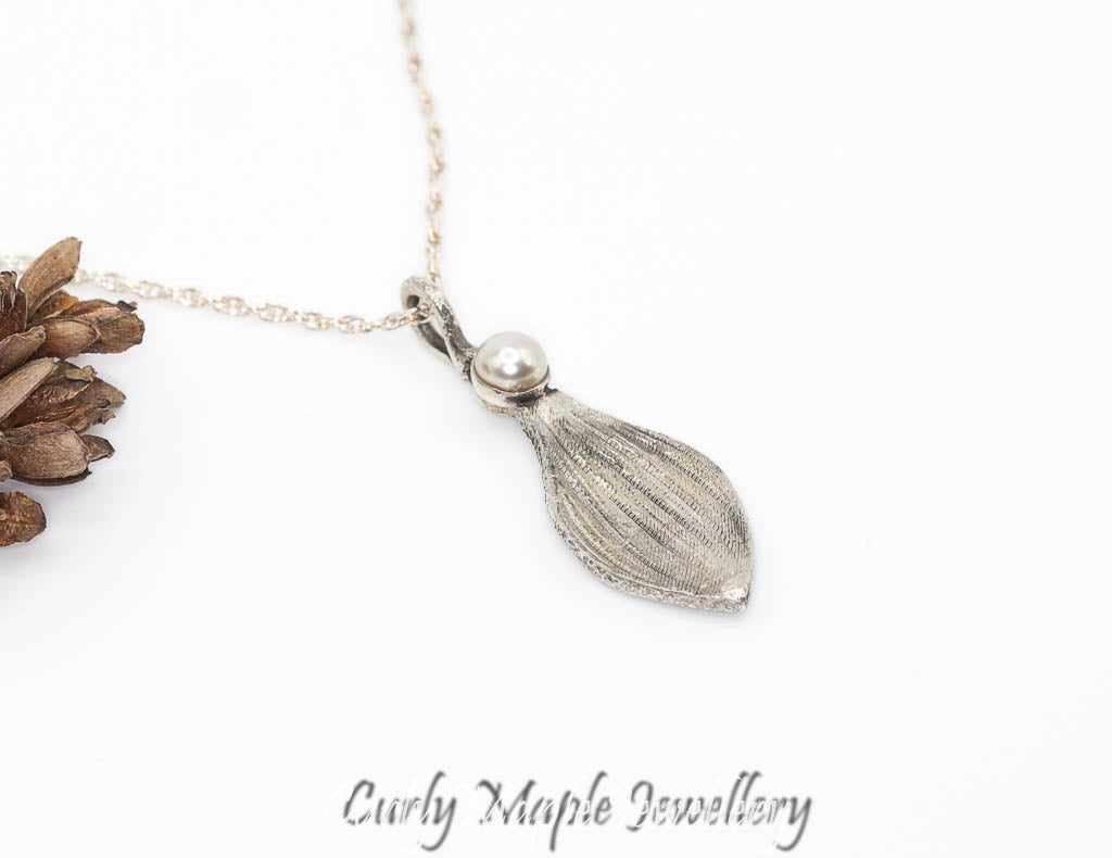 Trillium Petal Pearl Pendant