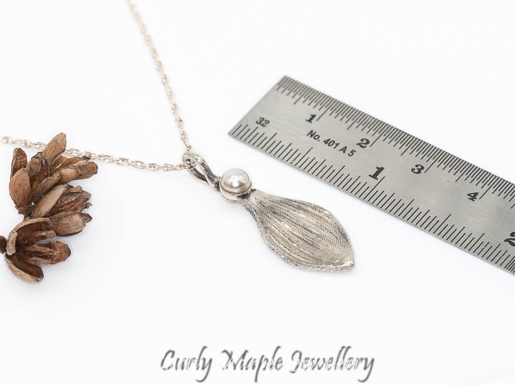 Trillium Petal Pearl Pendant